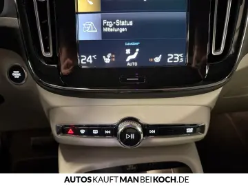 VOLVO XC40 T4 Recharge Plus Bright BLIS STDHz 360v H&K