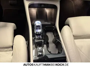 VOLVO XC40 T4 Recharge Plus Bright BLIS STDHz 360v H&K