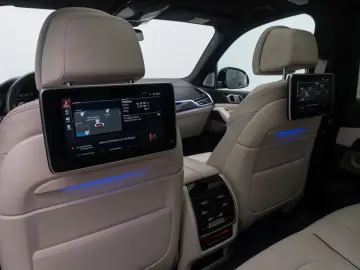 BMW X5 xD40i M Sport FondEnt Massage Individual Voll