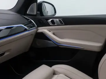 BMW X5 xD40i M Sport FondEnt Massage Individual Voll