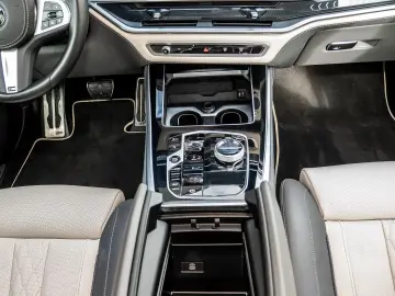 BMW X5 xDrive40d M Sportpaket Pro AHK Standheiz GSD