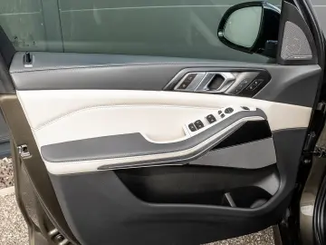 BMW X5 xDrive40d M Sportpaket Pro AHK Standheiz GSD