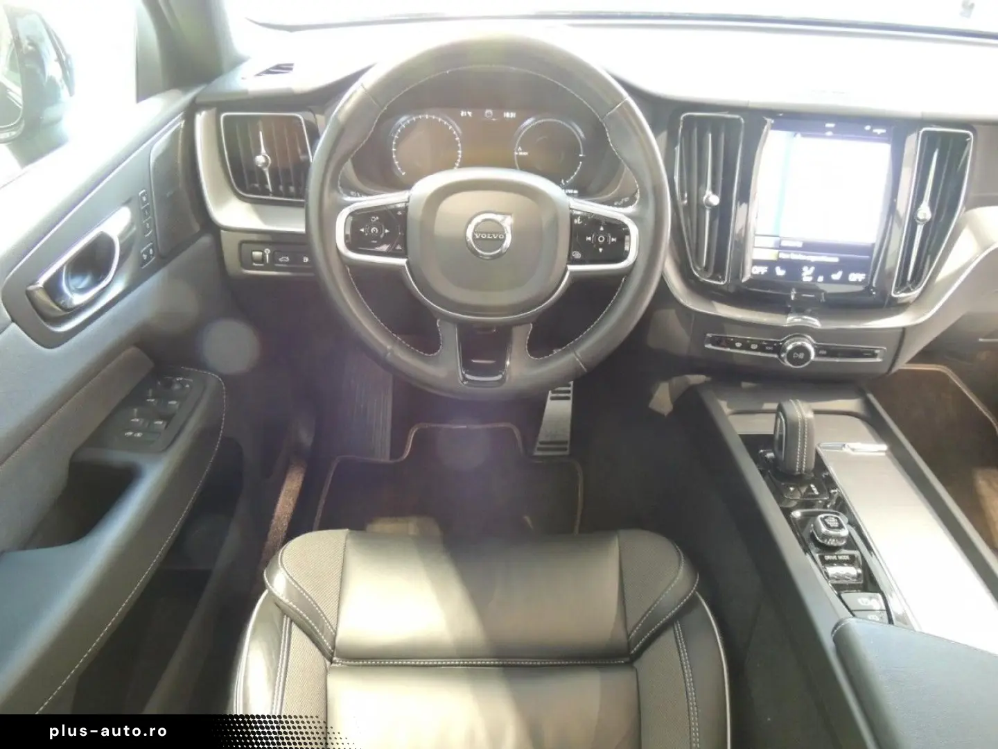 VOLVO XC60 Recharge T6 AWD R-Design Klima Navi