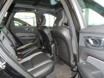 VOLVO XC60 Recharge T6 AWD R-Design Klima Navi