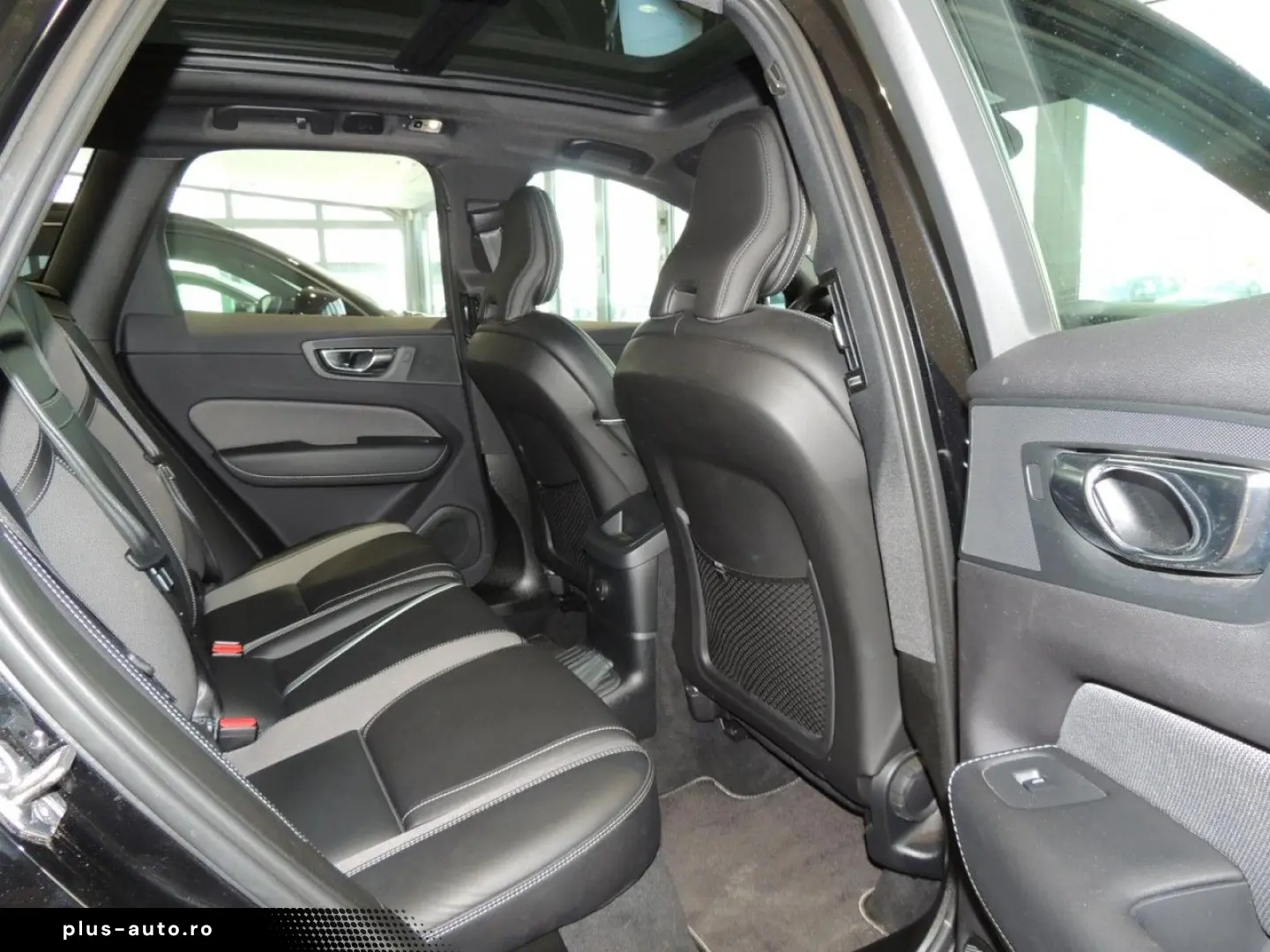 VOLVO XC60 Recharge T6 AWD R-Design Klima Navi