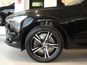 VOLVO XC60 Recharge T6 AWD R-Design Klima Navi