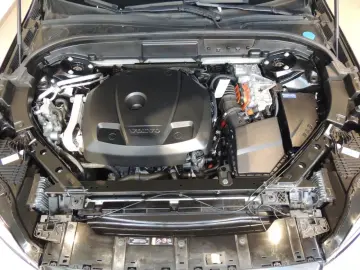 VOLVO XC60 Recharge T6 AWD R-Design Klima Navi