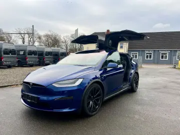 TESLA Model X Plaid Yoke 6-Seat AHK 8x22Zoll Autopilot