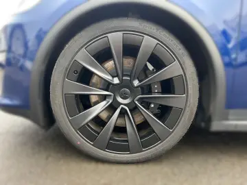 TESLA Model X Plaid Yoke 6-Seat AHK 8x22Zoll Autopilot