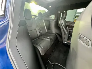 TESLA Model X Plaid Yoke 6-Seat AHK 8x22Zoll Autopilot