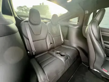 TESLA Model X Plaid Yoke 6-Seat AHK 8x22Zoll Autopilot