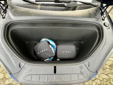 TESLA Model X Plaid Yoke 6-Seat AHK 8x22Zoll Autopilot