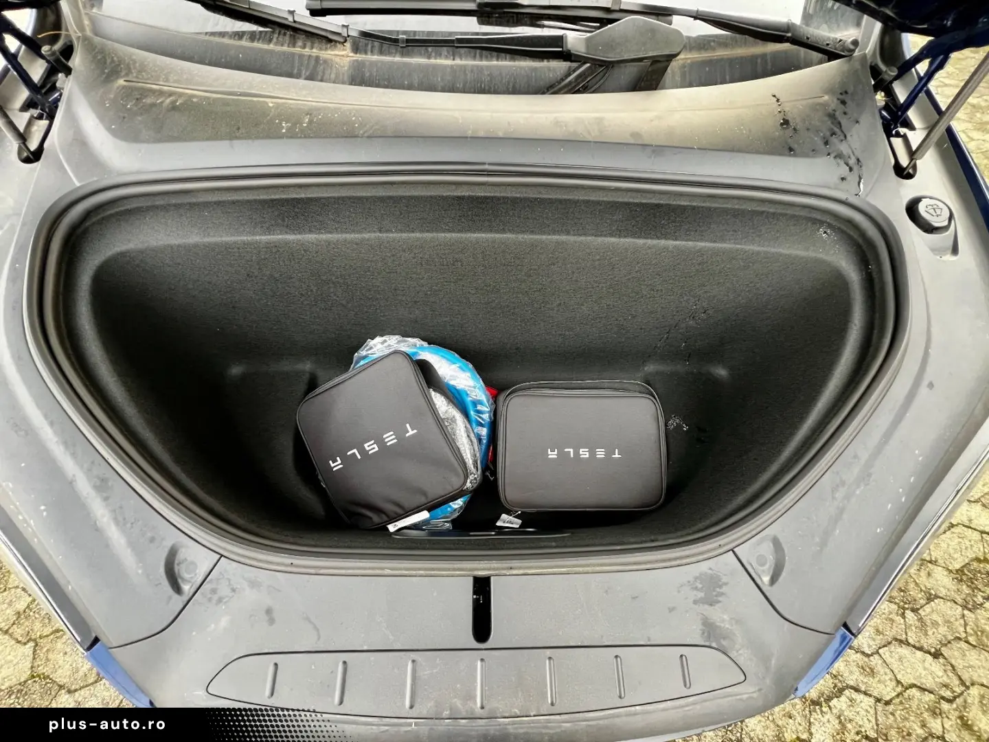 TESLA Model X Plaid Yoke 6-Seat AHK 8x22Zoll Autopilot