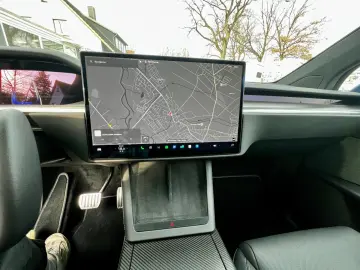 TESLA Model X Plaid Yoke 6-Seat AHK 8x22Zoll Autopilot