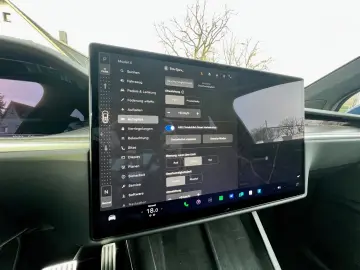 TESLA Model X Plaid Yoke 6-Seat AHK 8x22Zoll Autopilot