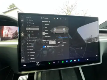 TESLA Model X Plaid Yoke 6-Seat AHK 8x22Zoll Autopilot