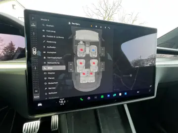 TESLA Model X Plaid Yoke 6-Seat AHK 8x22Zoll Autopilot