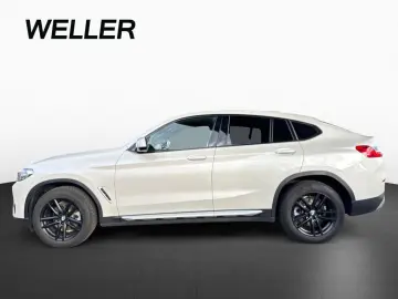 BMW X4 xDrive20d AHK Pano. Adapt.LED ACC H K LC DA