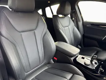 BMW X4 xDrive20d AHK Pano. Adapt.LED ACC H K LC DA