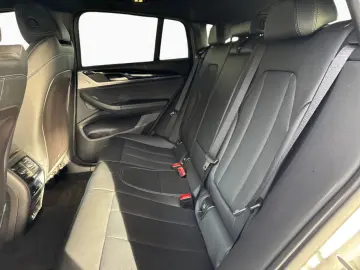 BMW X4 xDrive20d AHK Pano. Adapt.LED ACC H K LC DA