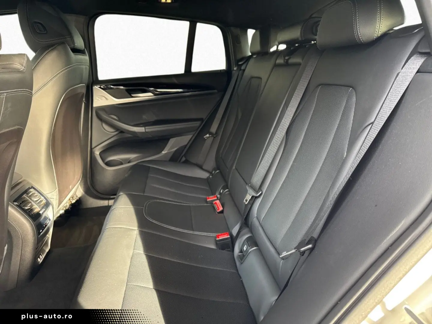 BMW X4 xDrive20d AHK Pano. Adapt.LED ACC H K LC DA