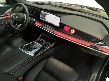 BMW 740 d xDrive Limousine Fahrassist Pano Stdhz 360