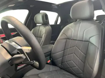 BMW 740 d xDrive Limousine Fahrassist Pano Stdhz 360