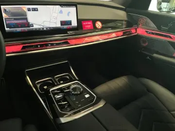 BMW 740 d xDrive Limousine Fahrassist Pano Stdhz 360