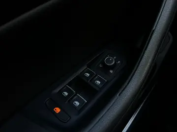 Volkswagen Passat-Alltrack Gen-B8-2014