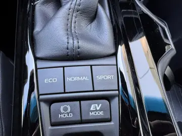 Toyota Camry Gen-Viii-2017