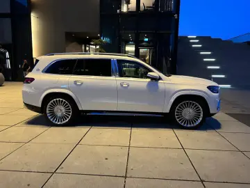 Mercedes-Benz GLS 600 Maybach Neu Wagen 4Matic BURMESTER