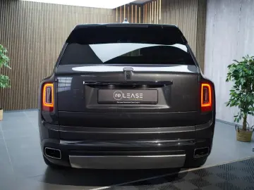 ROLLS ROYCE Cullinan   TV   4-Seats   NightV   22Z   Fridge