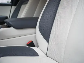 ROLLS ROYCE Cullinan   TV   4-Seats   NightV   22Z   Fridge