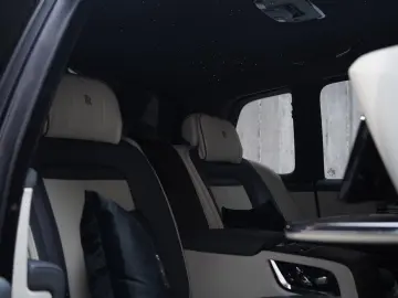 ROLLS ROYCE Cullinan   TV   4-Seats   NightV   22Z   Fridge