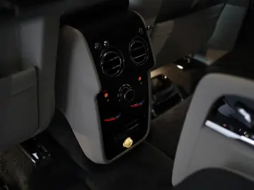 ROLLS ROYCE Cullinan   TV   4-Seats   NightV   22Z   Fridge