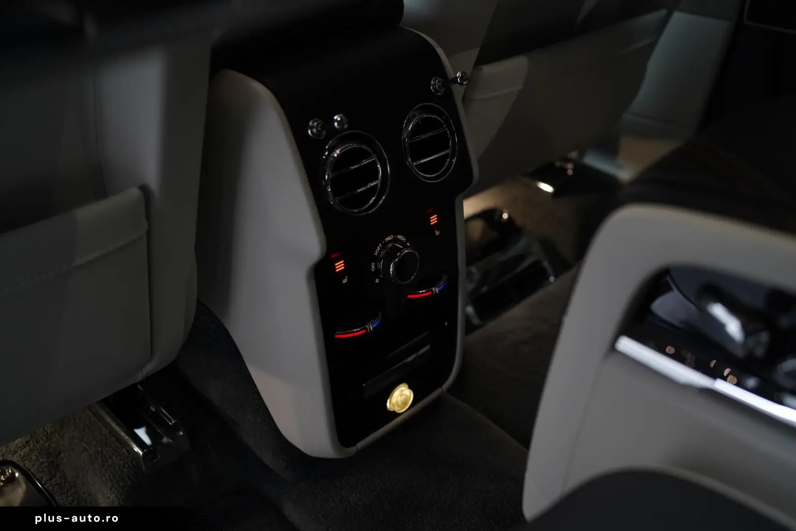 ROLLS ROYCE Cullinan   TV   4-Seats   NightV   22Z   Fridge