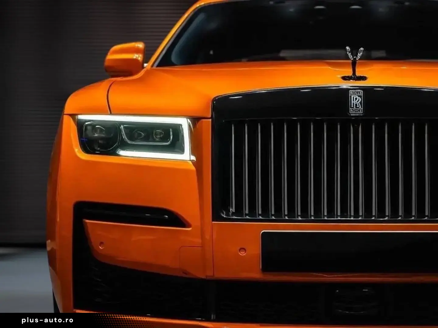 ROLLS ROYCE Ghost Black Badge HUD TV Massage