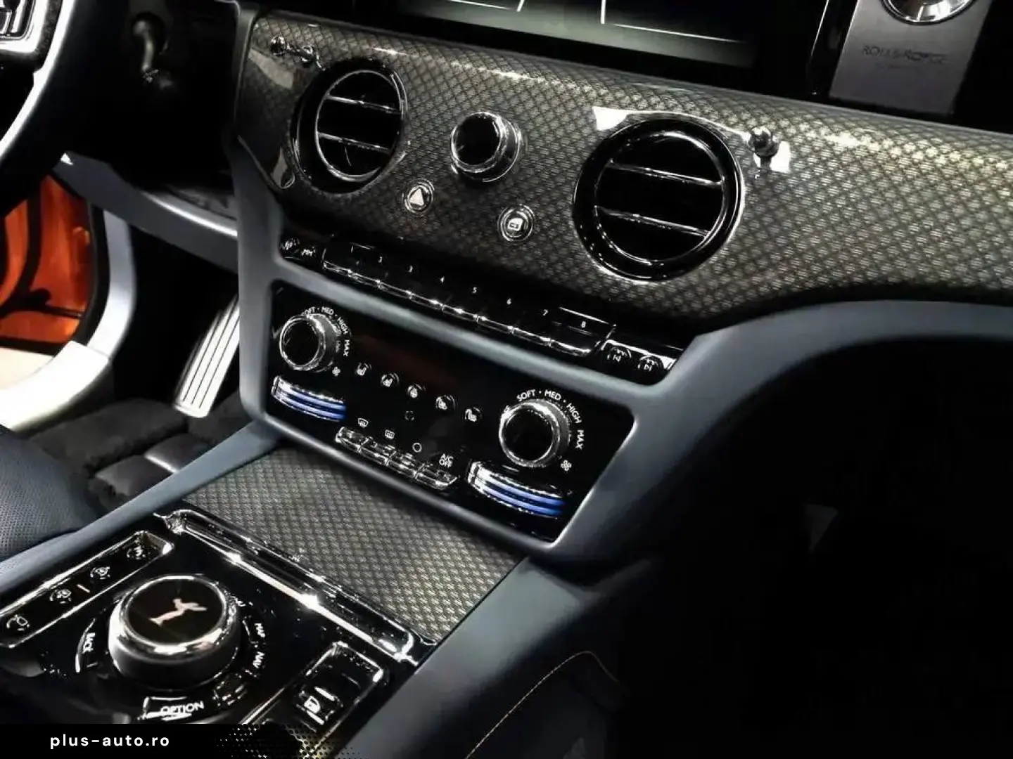 ROLLS ROYCE Ghost Black Badge HUD TV Massage