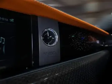 ROLLS ROYCE Ghost Black Badge HUD TV Massage