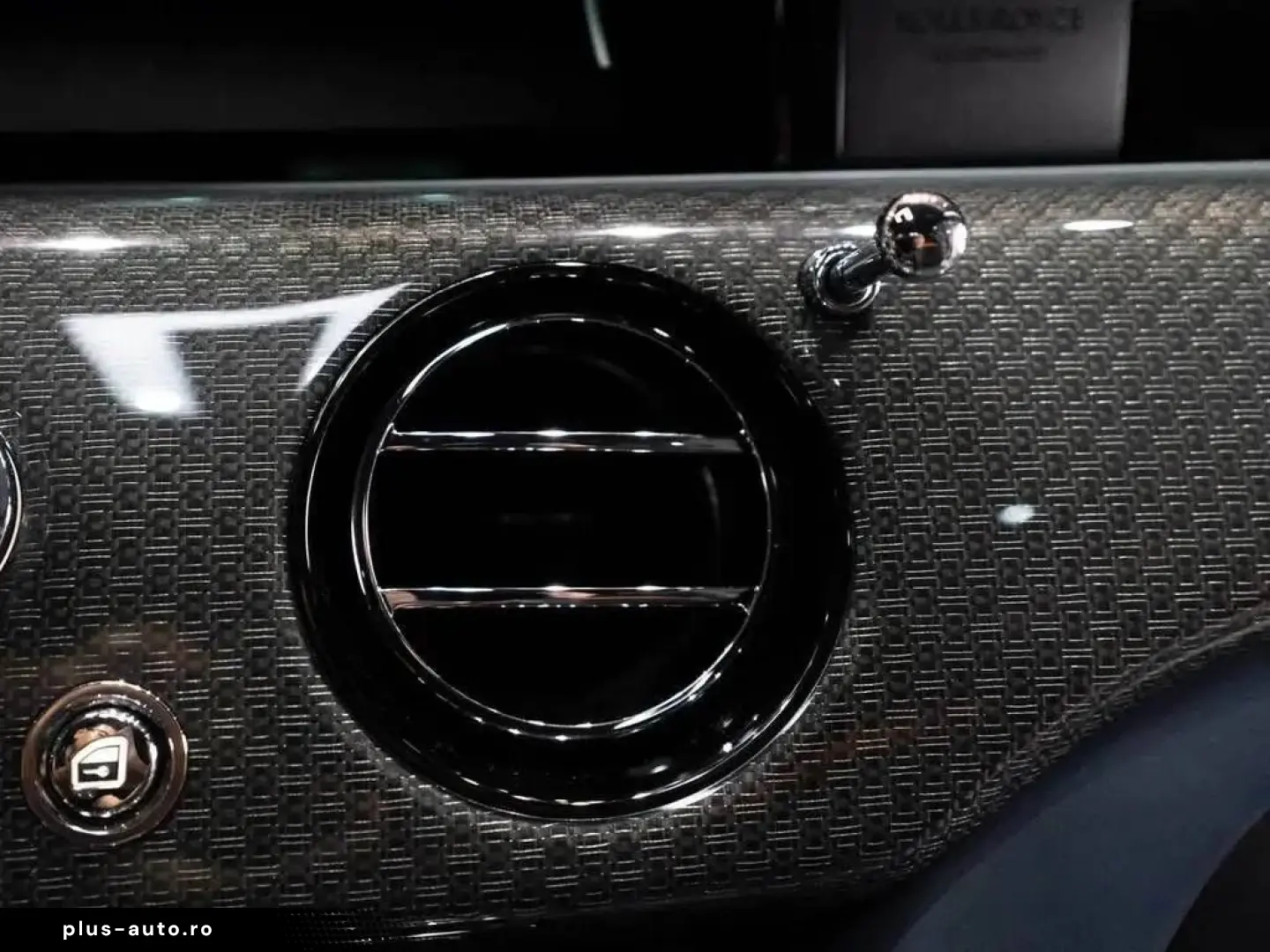 ROLLS ROYCE Ghost Black Badge HUD TV Massage