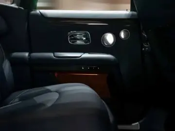 ROLLS ROYCE Ghost Black Badge HUD TV Massage
