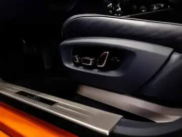 ROLLS ROYCE Ghost Black Badge HUD TV Massage