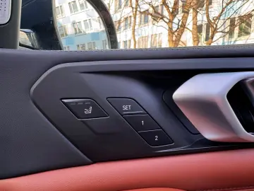 BMW X7 M50 i PANO HUD LIFT AHK LASER 360  B&W