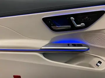 MERCEDES-BENZ CLE 200 AMG