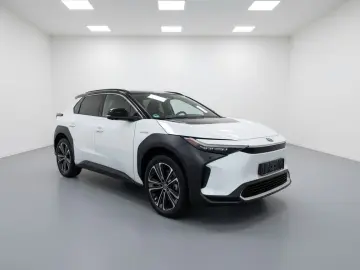 TOYOTA bZ4X Executive Full options  AWD   PANO