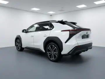 TOYOTA bZ4X Executive Full options  AWD   PANO