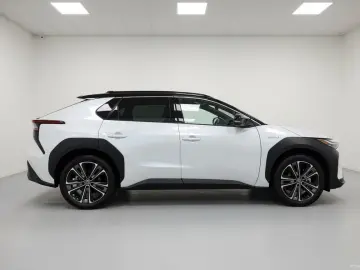 TOYOTA bZ4X Executive Full options  AWD   PANO