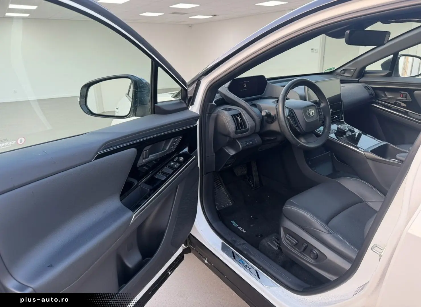 TOYOTA bZ4X Executive Full options  AWD   PANO