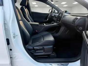 TOYOTA bZ4X Executive Full options  AWD   PANO