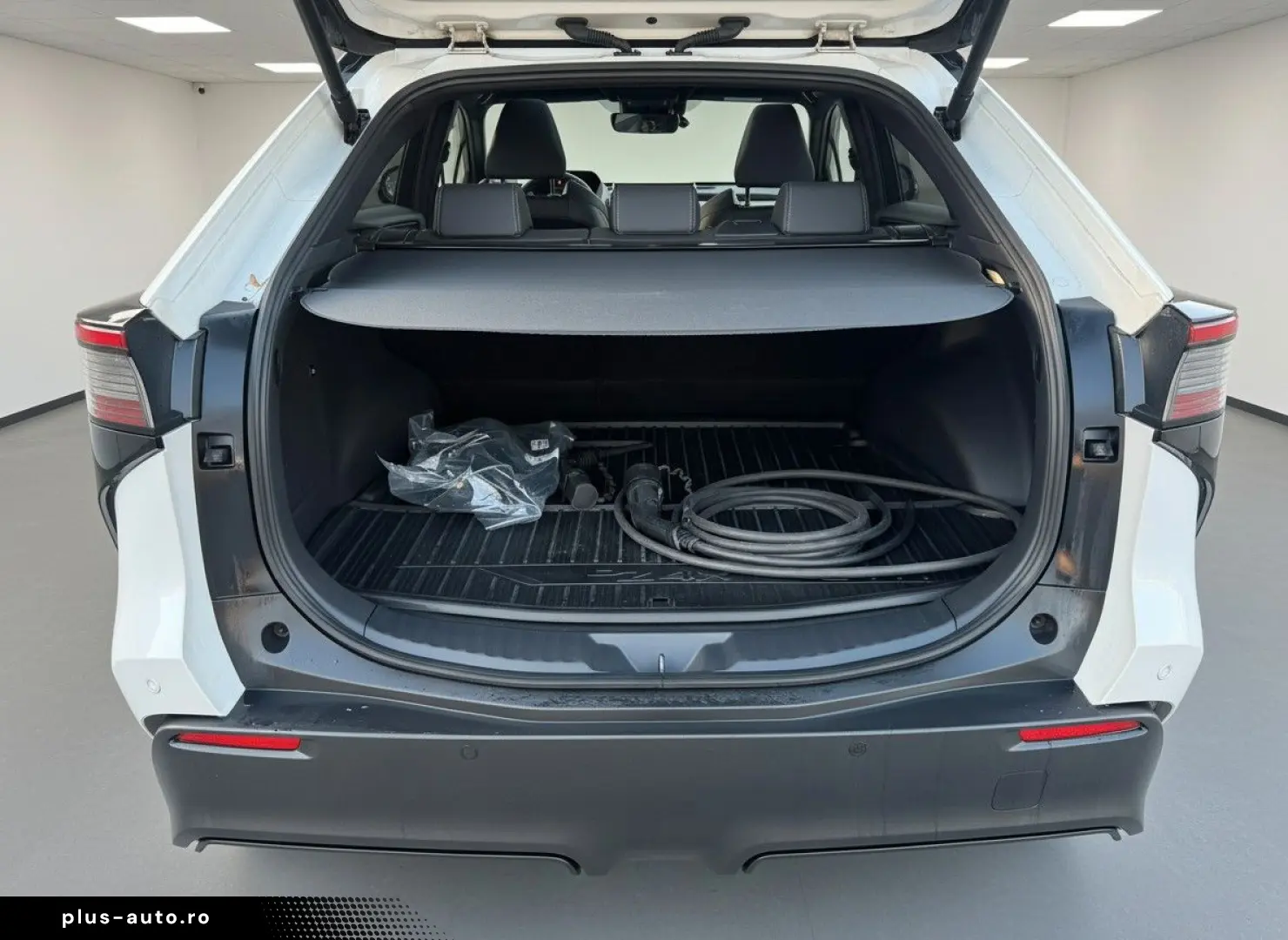 TOYOTA bZ4X Executive Full options  AWD   PANO